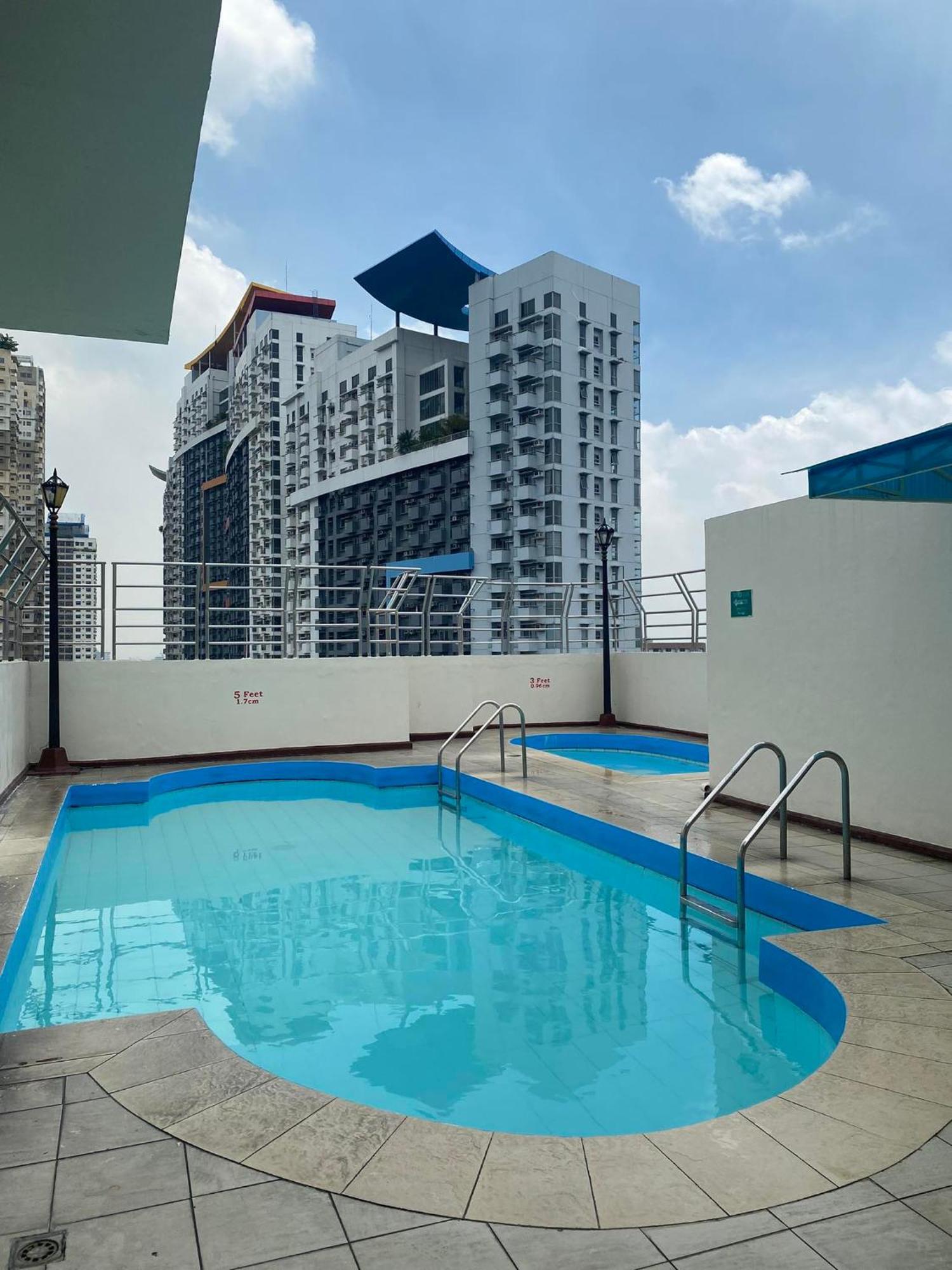 Fernandina 88 Suites Condo Cubao Esterno foto