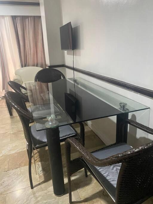 Fernandina 88 Suites Condo Cubao Esterno foto